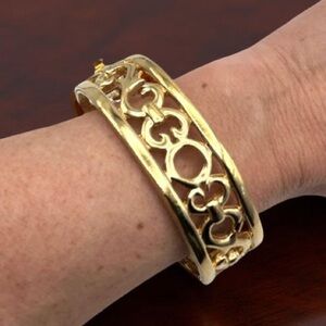Signed GIVENCHY Vintage 80s Gold Tone Open Work Hinged Bangle Bracelet 7.5” EUC